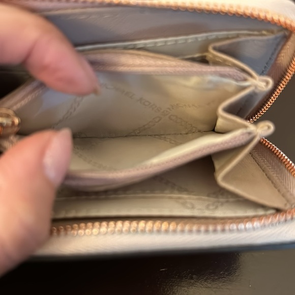 Michael Kors zip up card holder. Good condition. - Picture 4 of 7